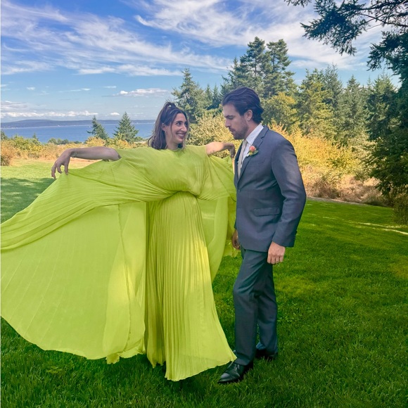 Elegant Lime Green Pleated Chiffon Dress size 4 - Picture 8 of 15